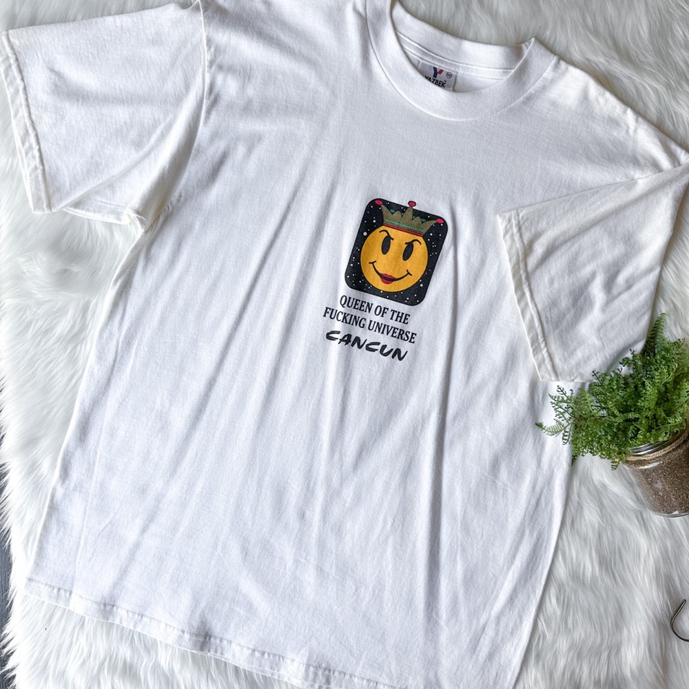 Vintage Queen of the Fucking Universe T-Shirt Cancun Mexico Smiley Face Graphic